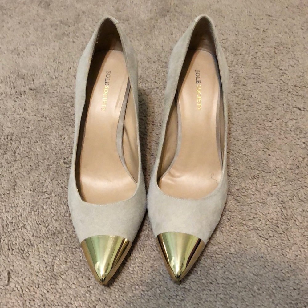 Sole Society Kella gold toe pumps size 8